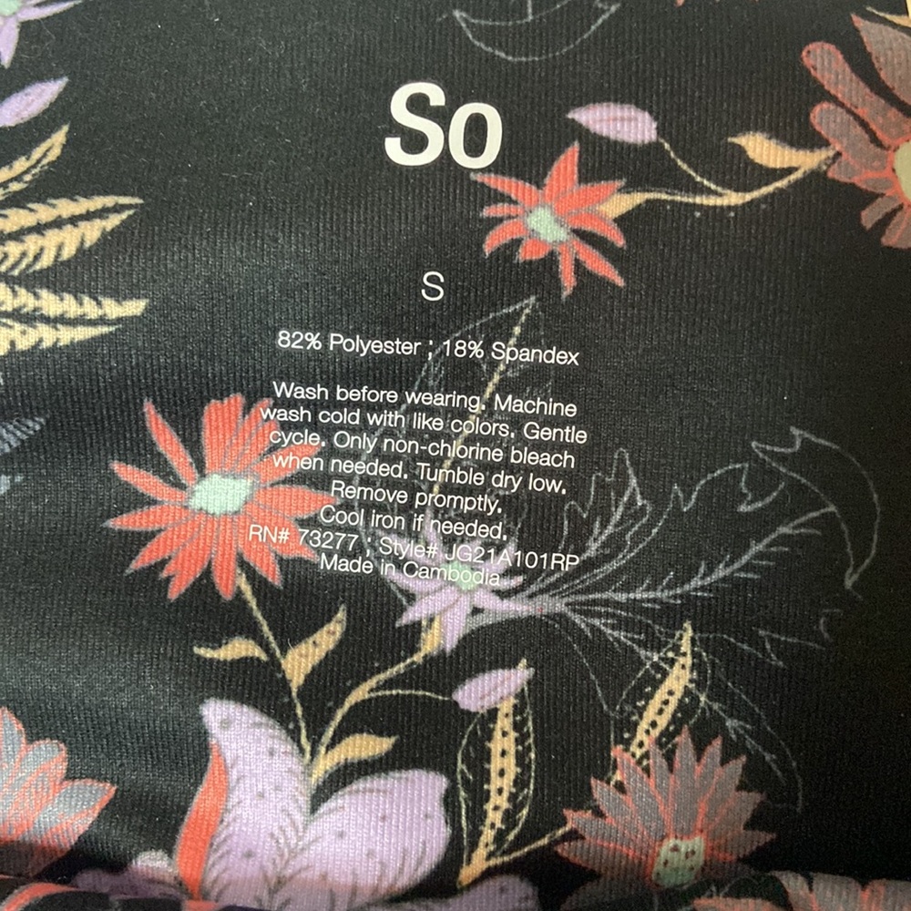 Beautiful leggings! - Picture 3 of 5